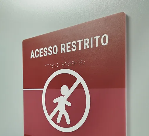 Sinalização com braile